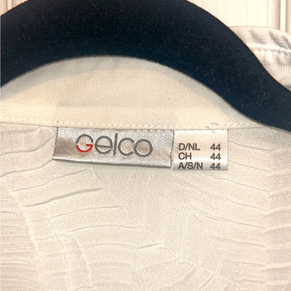 Frilly Blouse - Picture 2 of 3